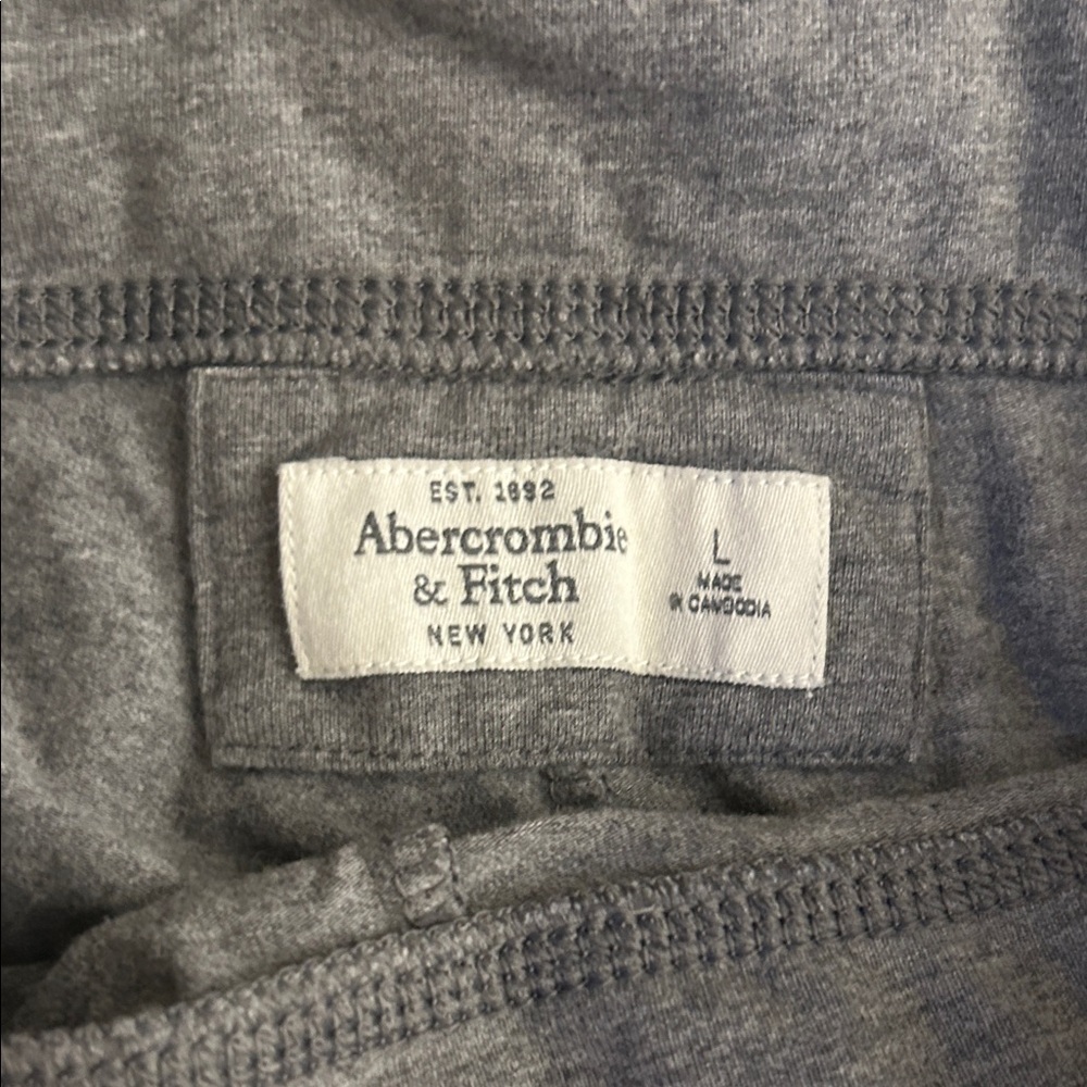 Abercrombie & Fitch Gray Leggings - Picture 2 of 5